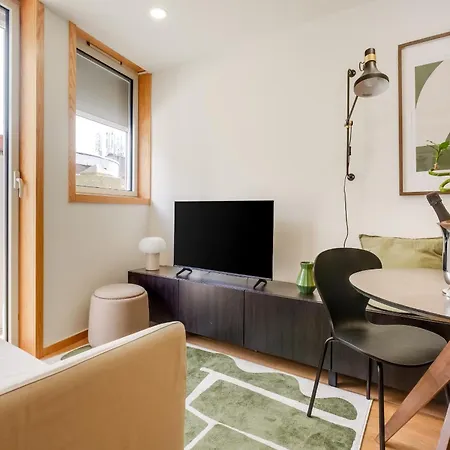 Camoes With Ac Near Metro 波尔图