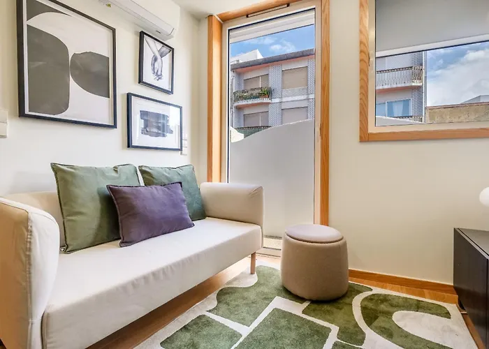 Camoes With Ac Near Metro 波尔图