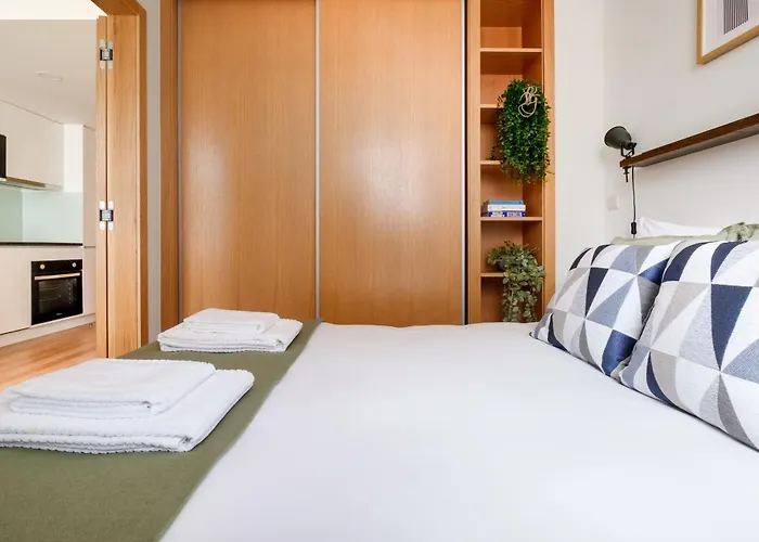 Camoes With Ac Near Metro * Oporto