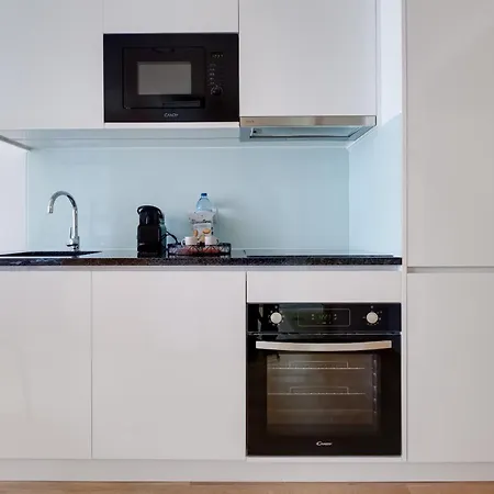 Camoes With Ac Near Metro Porto