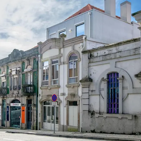 Camoes With Ac Near Metro