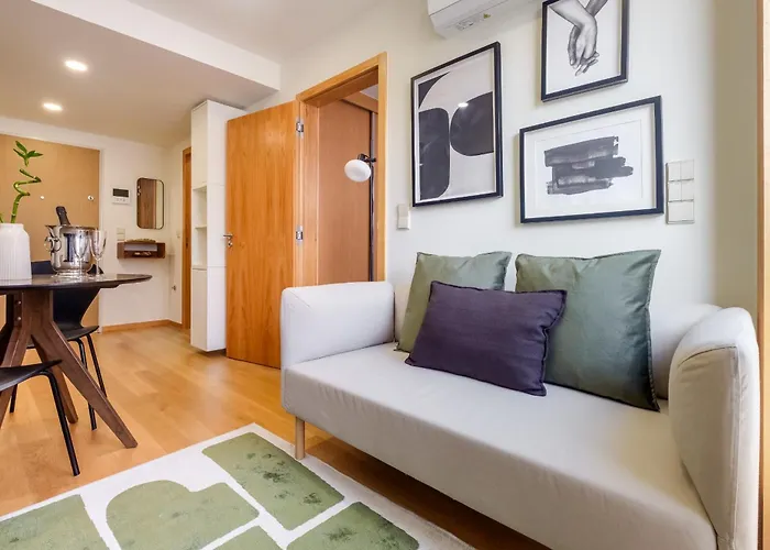 Apartament Camoes With Ac Near Metro