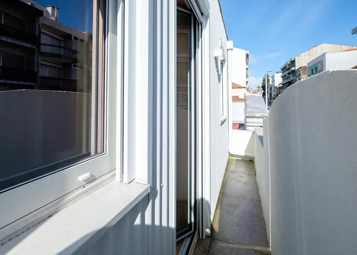 Apartament Camoes With Ac Near Metro