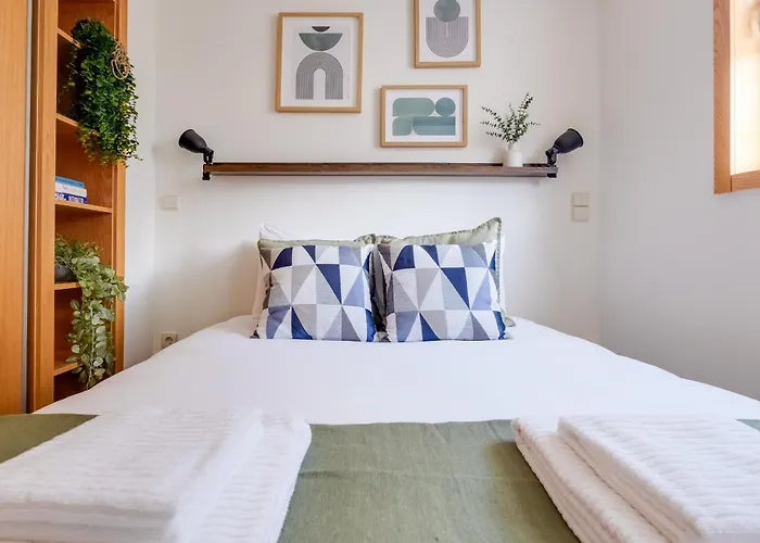 Camoes With Ac Near Metro Apartament